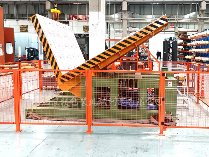 大型液压翻?；?/>

                            </a>

                            <p class=